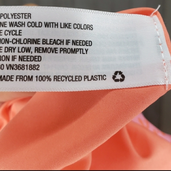 Lilly pulitzer NWT Size Small. Condition is New wi - Picture 7 of 7